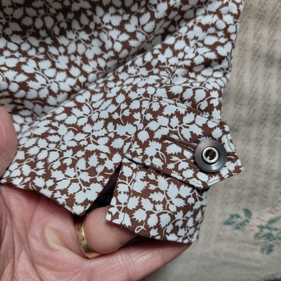 Alia Women's Brown/White Floral Capri - Picture 6 of 11